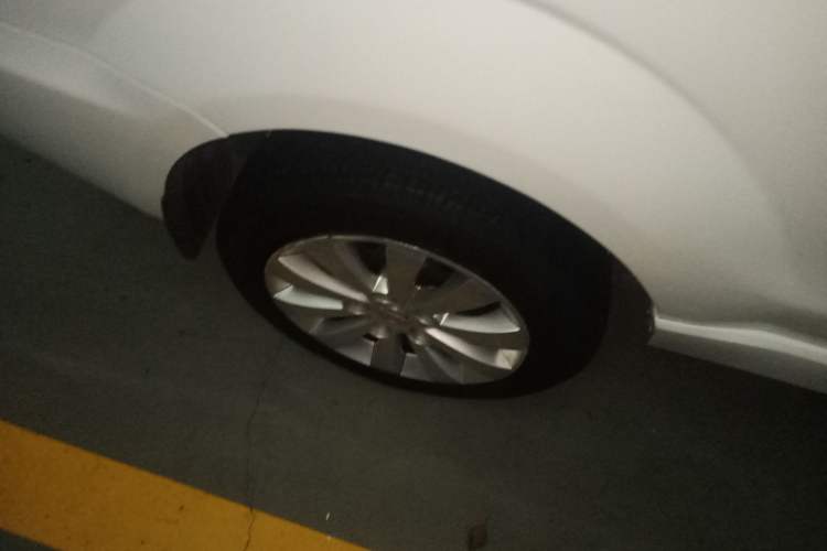 Used Jinbei Gold Hiace M Classic 2022 1.5L Engineering Lion Passenger Vehicle 5 Seats Right Rear Wheel Hub