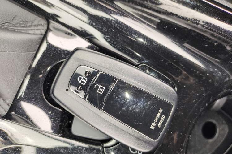 Used Toyota C-HR 2020 2.0L Luxury Edition Vehicle Key