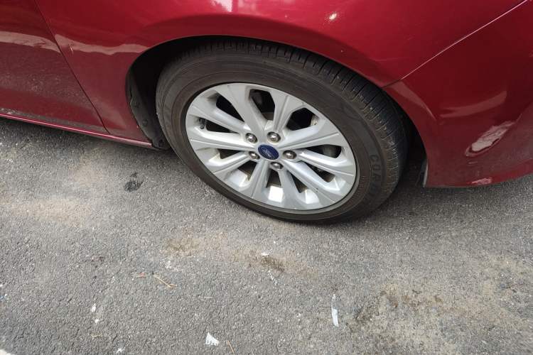 Used Ford Escort 2015 1.5L Automatic Fashion Model
