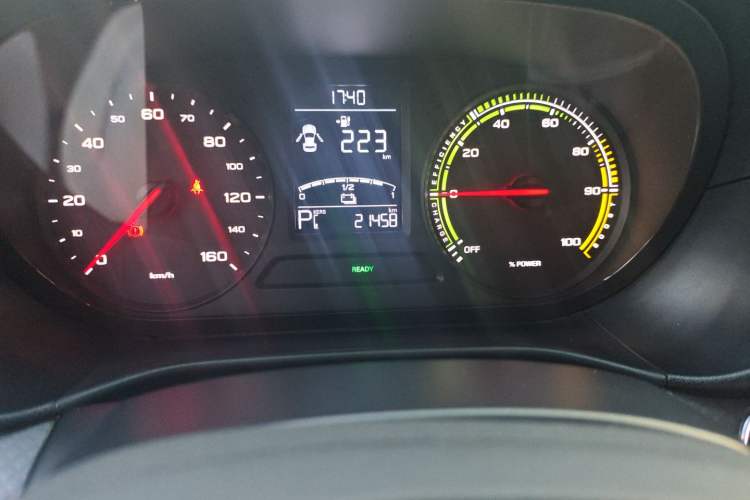 Used Roewe Clever 2022 311km QiQi BoBo Edition Odometer Close Up