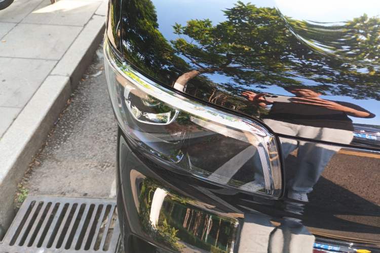 Used Wuling Zhiguang New Energy 2025 Model 305km Ambitious Edition Right Front Headlight