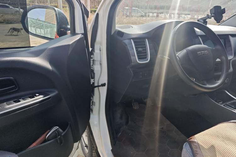 Used Jinbei Gold Hiace M Classic 2024 1.5L Engineering Lion Passenger Vehicle 6 Seats Driver Seat