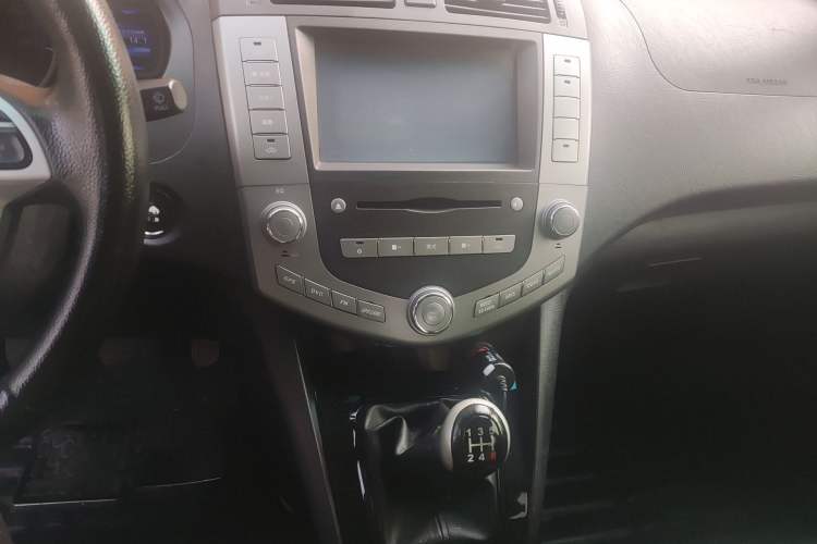 Used BYD S6 2013 Platinum Edition 2.0L Manual Luxury Model