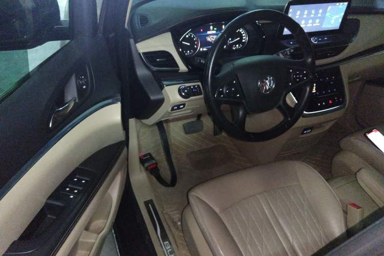 Used Buick GL8 2023 Land Executive Class Deluxe Model