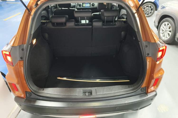 Used Honda XR-V 2017 1.5L LXi CVT Classic Edition Trunk