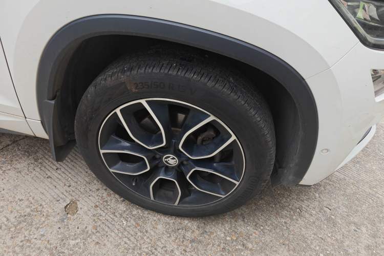 Used Skoda Kodiaq GT 2019 TSI330 Two-Wheel-Drive Luxury Edition China VI Standard Right Front Wheel Hub