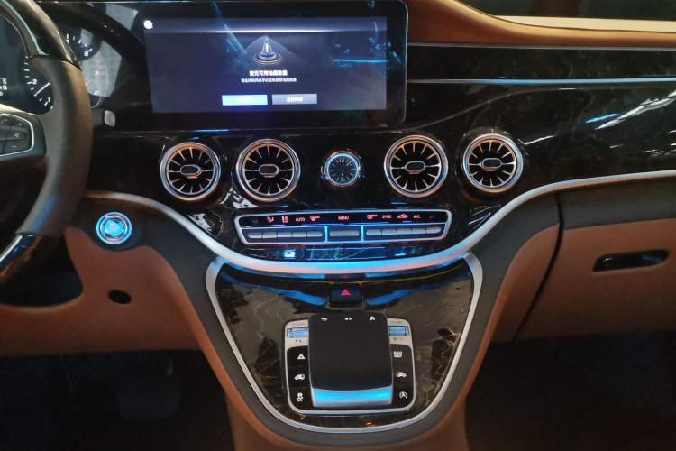 Used Mercedes-Benz Vito 2023 2.0T Business Version 7 Seats
