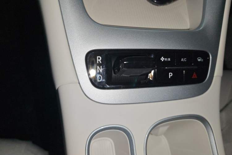 Used Geely Galaxy Geome 2026 Model 310km Dream Edition Gear Lever