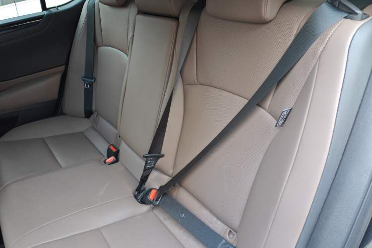 Used Lexus ES 2023 200 Excellence Edition