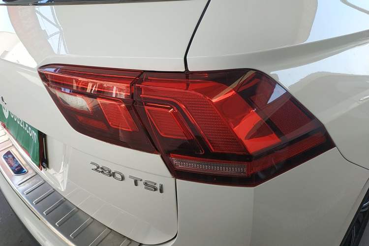 Used Volkswagen Tiguan L 2021 280TSI Automatic Two-Wheel Drive Comfort Edition – Low-Trim Version
