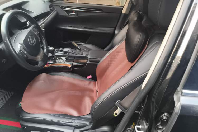 Used Lexus ES 2013 300h Elite Edition
