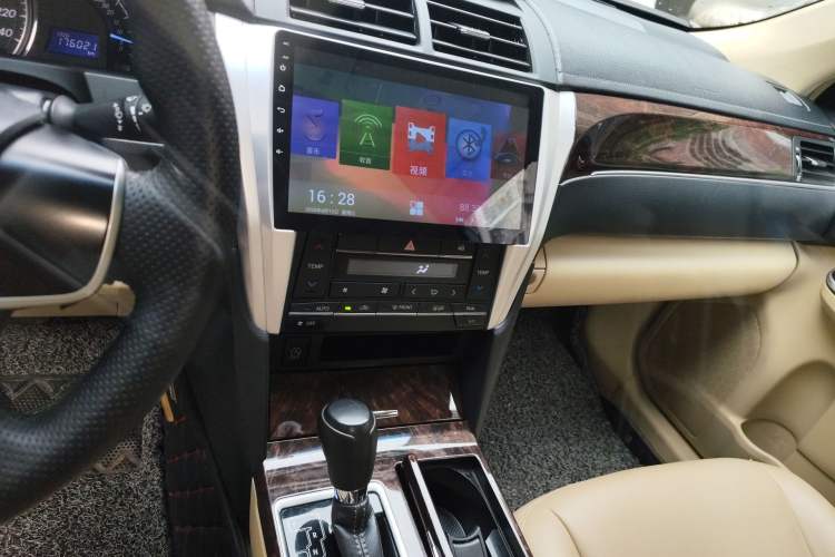 Used Toyota Camry 2016 2.0E 10th Anniversary Elite Edition Audio And AC Panel