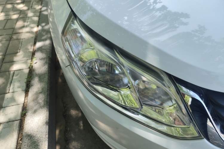 Used Baojun 630 2011 1.5L manual Comfort trim level Right Front Headlight