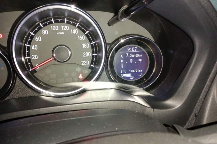 Used Honda XR-V 2015 1.8L VTi CVT Luxury Edition Odometer Close Up