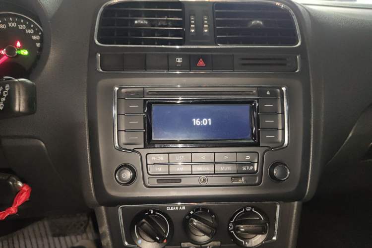 Used Volkswagen Polo 2016 1.6L Automatic Comfort Model
