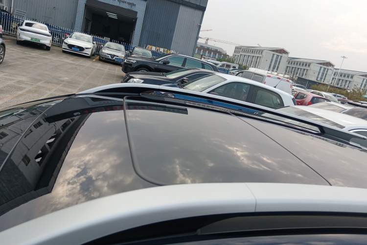 Used Kia kx1 Stonic 2021 1.4L CVT Sunroof Model
