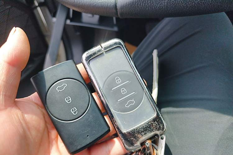 Used EXEED Lingyun 2019 1.6T Two-Wheel-Drive Platinum Edition Vehicle Key