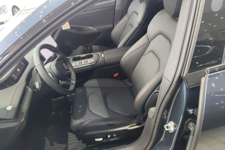 Used Xiaomi Auto SU7 2024 Rear-Drive Long-Range Intelligent Driving Version Left Front Seat