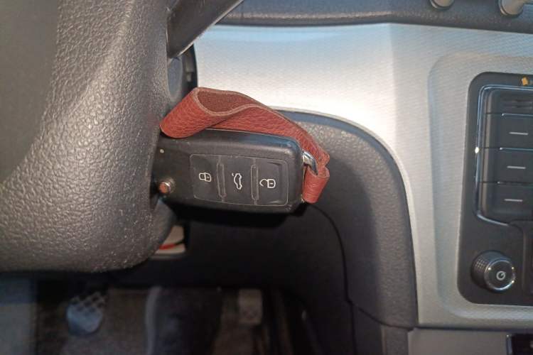 Used Volkswagen Gran Lavida 2013 1.6L Manual Comfort Model Vehicle Key