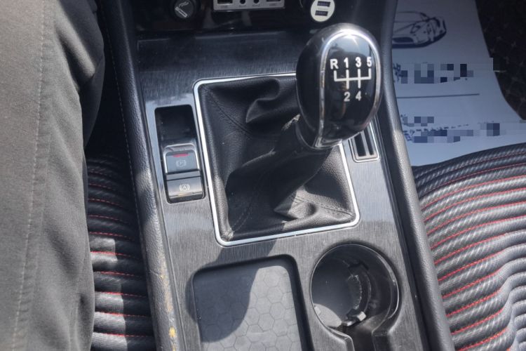 Used Zotye T600 Coupe 2017 1.5T Manual Luxury Model Gear Lever