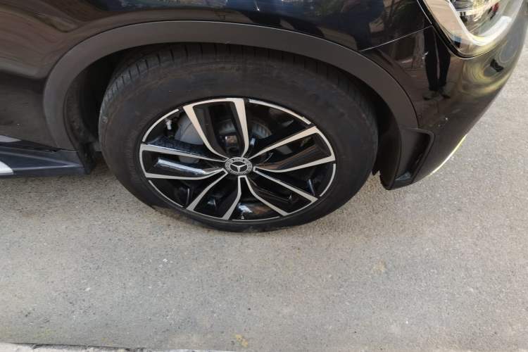 Used Mercedes-Benz GLC 2020 Facelift GLC 260 L 4MATIC Luxury Edition Right Front Wheel Hub