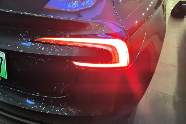 Used Tesla Model 3 2025 Rear-Wheel-Drive Version