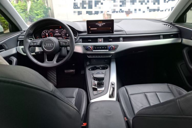 Used Audi A4L 2019 40 TFSI Fashion Edition China VI Emission Standard Center Console