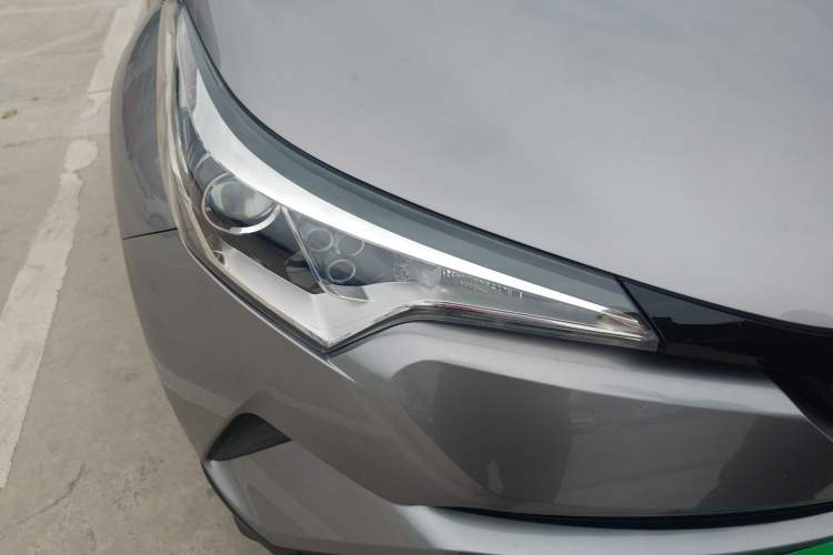 Used Toyota IZOA 2020 2.0L Enjoy Edition Right Front Headlight