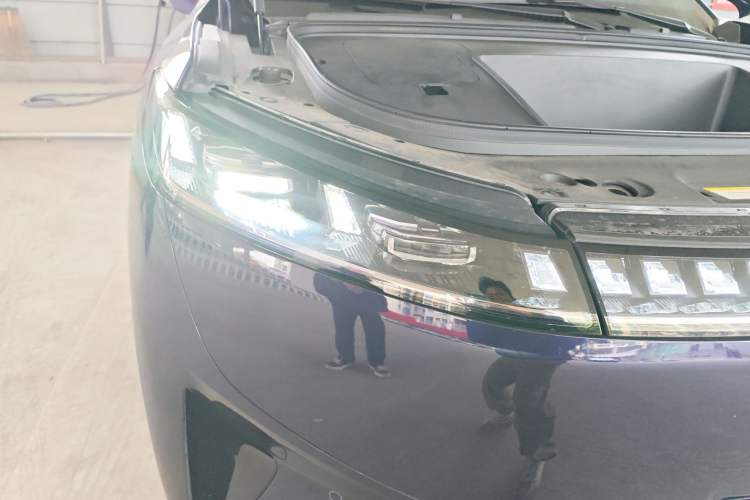 Used Dongfeng eπ eπ008 2024 636Max All-Electric Version 6 Seats
