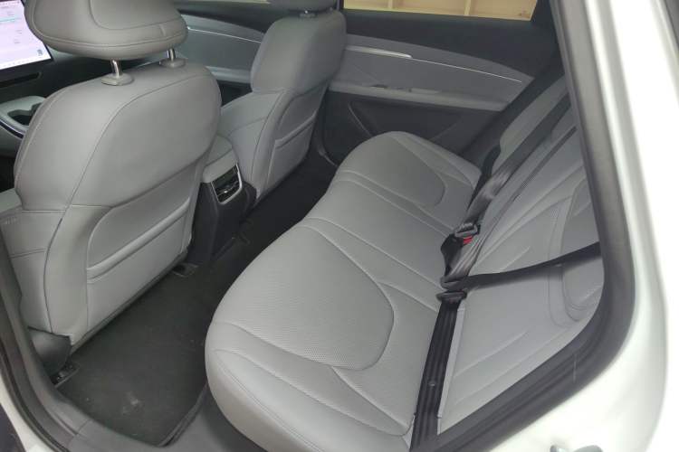 Used XPeng MONA M03 2025 600 with Ultra-Long Range Max Left Rear Seat