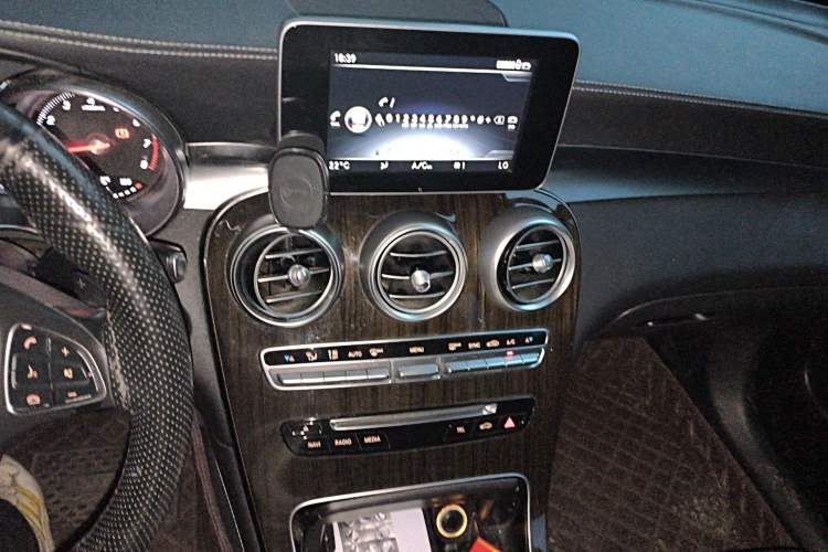 Used Mercedes-Benz GLC 2018 GLC 260 4MATIC Luxury Model Audio And AC Panel