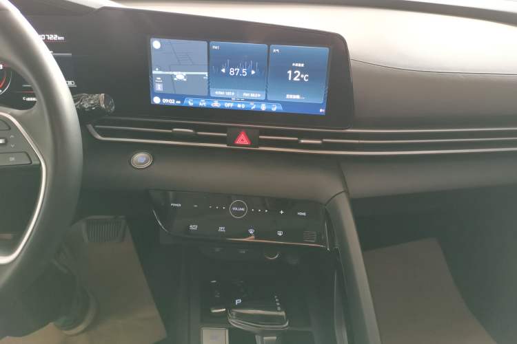 Used Hyundai Elantra 2022 1.5L CVT LUX Prestige Edition Audio And AC Panel