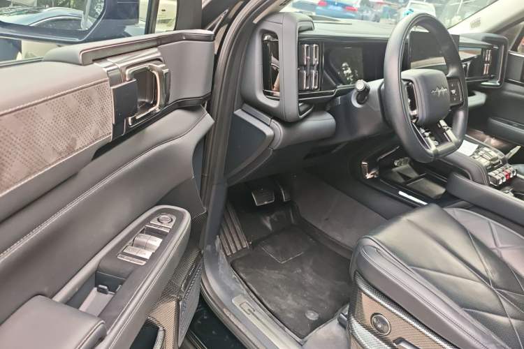 Used Formula Leopard 5 2023 Navigator Edition