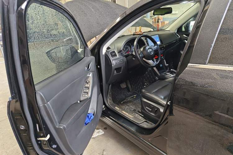 Used Mazda CX-5 2013 2.5L Automatic 4x4 Luxury Version
