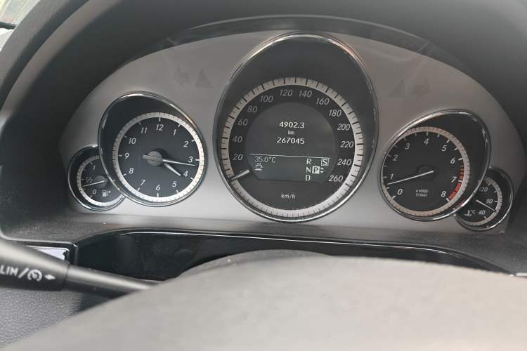 Used Mercedes-Benz E-Class 2010 E 300 L Fashion Model
