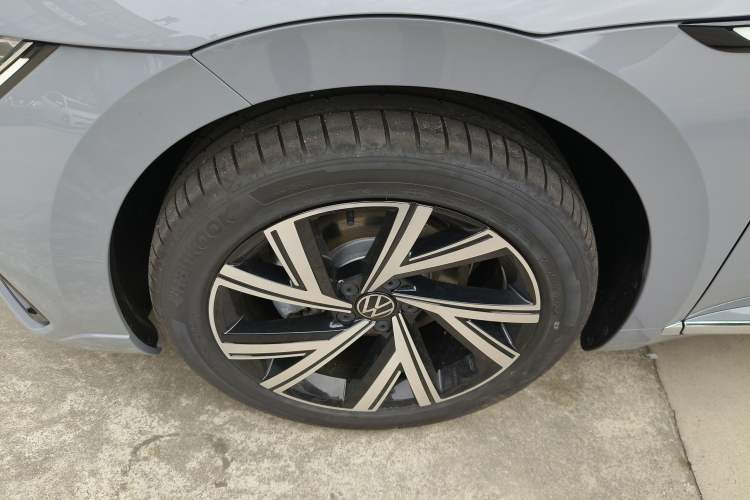 Used Volkswagen FAW-Volkswagen CC 2025 Model, Facelifted, 330TSI, Glamorous—Shared Edition Left Front Wheel Hub