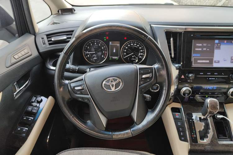 Used Toyota Alphard 2018 Revised Version 3.5L Premium Edition
