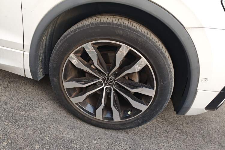 Used Volkswagen Tiguan L 2021 330TSI Automatic Two-Wheel Drive R-Line Enhanced Edition Right Front Wheel Hub