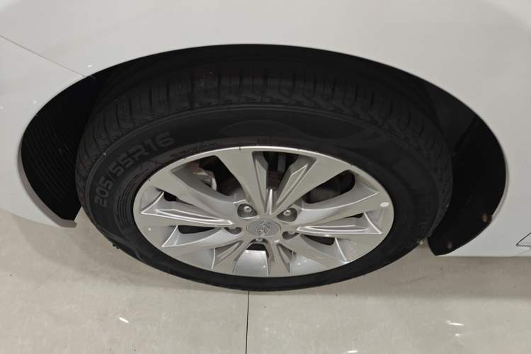 Used Hyundai Elantra (5th Generation / Langdong) 2016 1.6L Automatic Smart Version