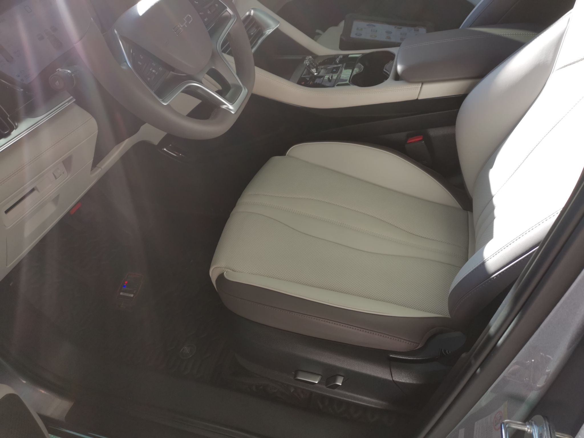 Переднее сиденье в автомобиле