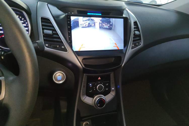 Used Hyundai Elantra (5th Generation / Langdong) 2015 1.6L Automatic Leading Model Audio And AC Panel