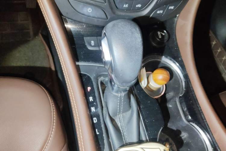 Used Buick Envision 2018 28T Four-Wheel Drive Elite Version Gear Lever