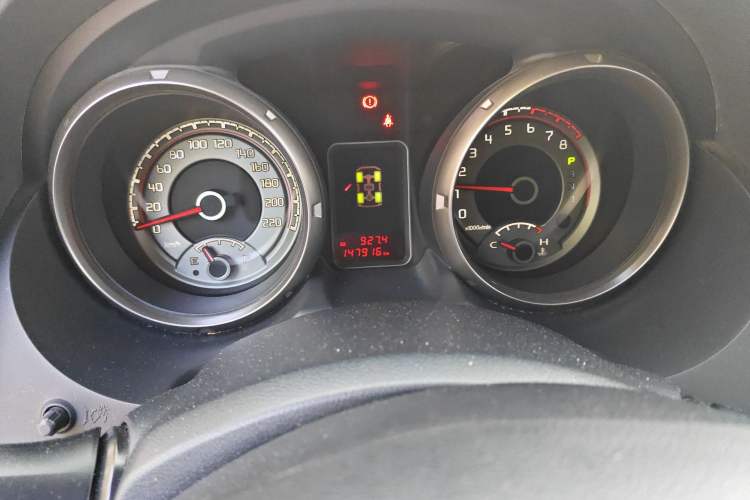 Used Mitsubishi Pajero 2015 3.0L Automatic Elite Plus Version China V Standard Odometer Close Up