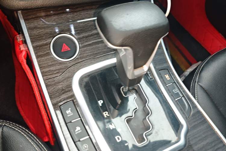 Used Land X7 2018 Jingyue 1.5T Panoramic Luxury Model Gear Lever