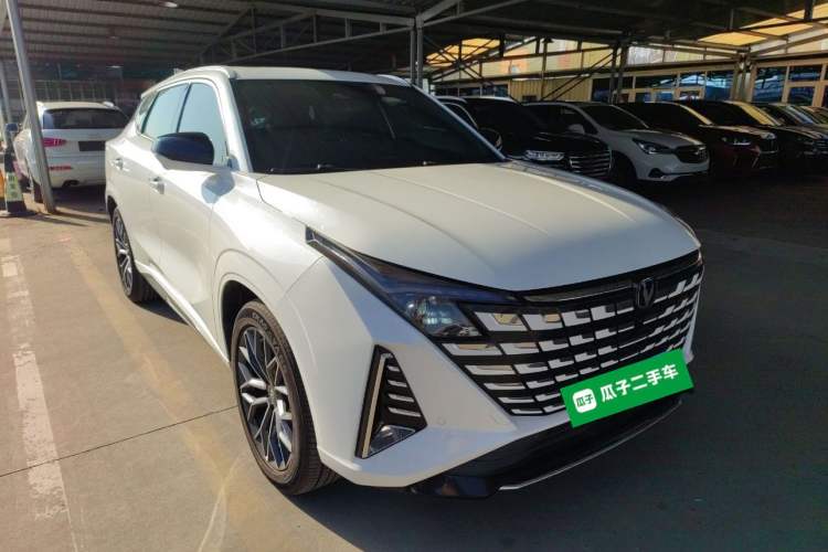 Used CHANGAN UNI-Z 2025 1.5T Premium Edition Exterior 2