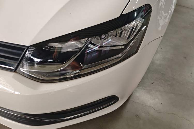 Used Volkswagen Polo 2014 1.6L Automatic Comfort Edition Left Front Headlight