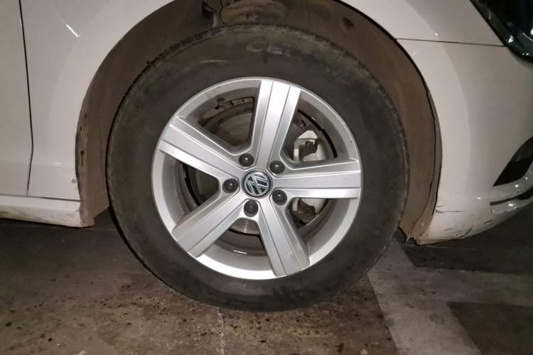 Used Volkswagen Lamando 2015 230TSI Manual Trend Edition
