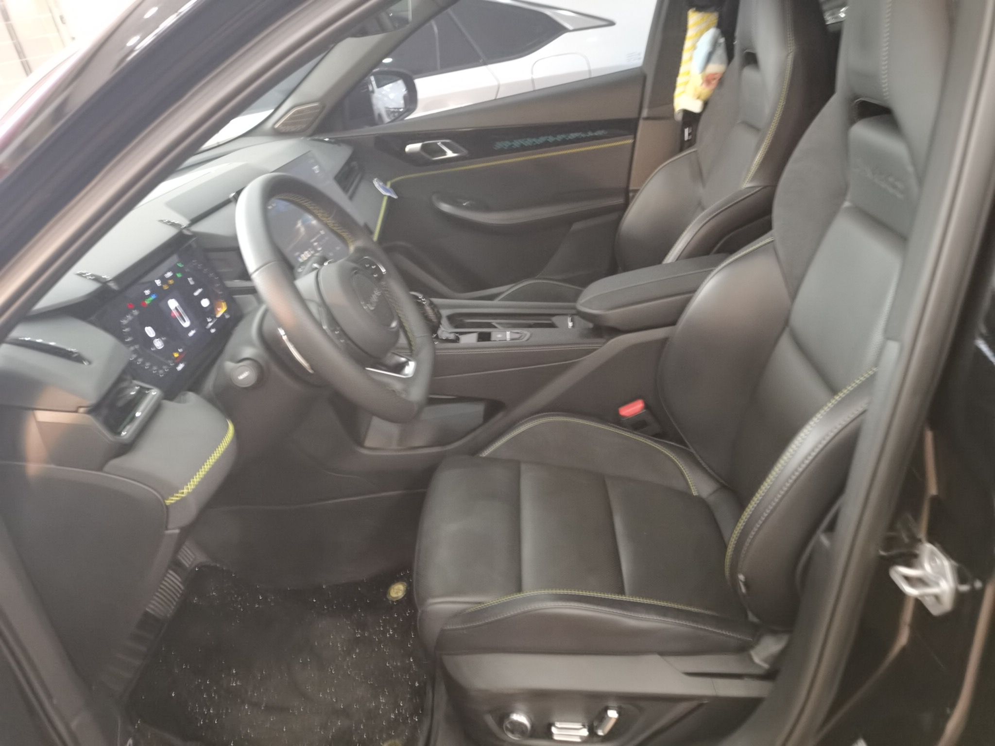 Переднее сиденье в автомобиле