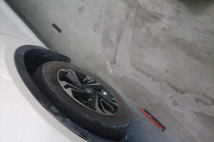 Used Dongfeng Aeolus AX7 2016 2.0L Manual Zhiyi Trim