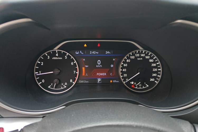 Used Nissan Maxima 2016 2.5L XV Ultimate Edition Instrument Cluster